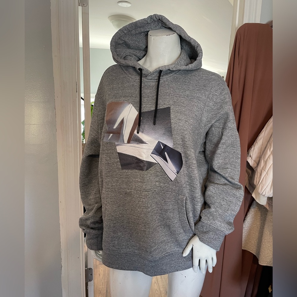 Sporty trainer hoodie – casual cool!